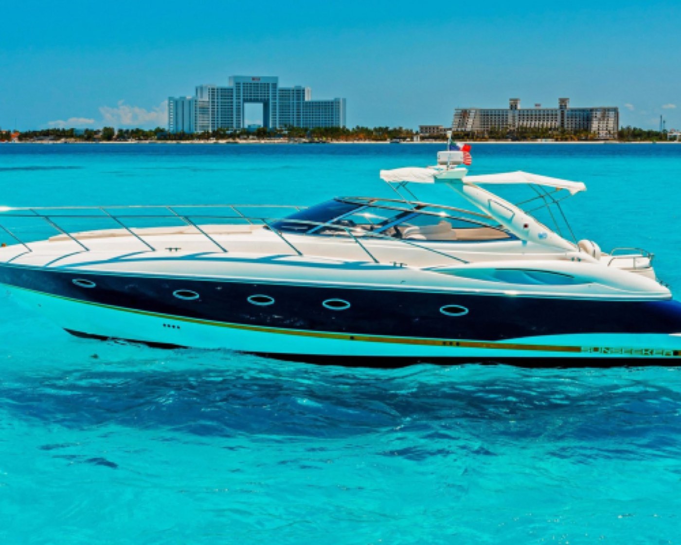 Agavero 46ft Yacht for rent in Cancun